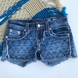 Miss Me Frayed Stretch Denim Short Size 26 Blue
